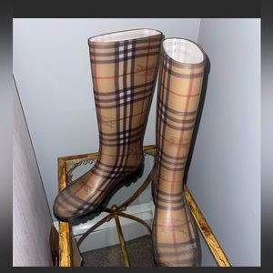 Burberry Rain-boots (discontinued)